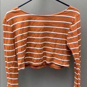 Long sleeve crop top